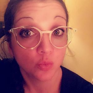 Meet your Posher, Halie